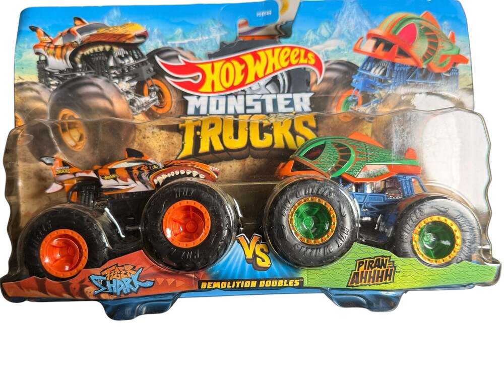 Hot Wheels Monster Trucks Demolition Doubles Tiger Shark vs Piran-Ahhhh